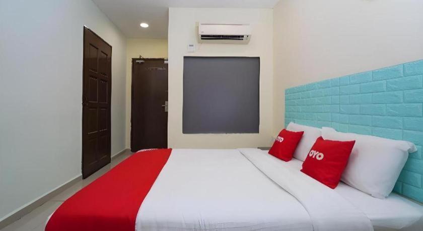 Oyo 89717 Budget Star Hotel