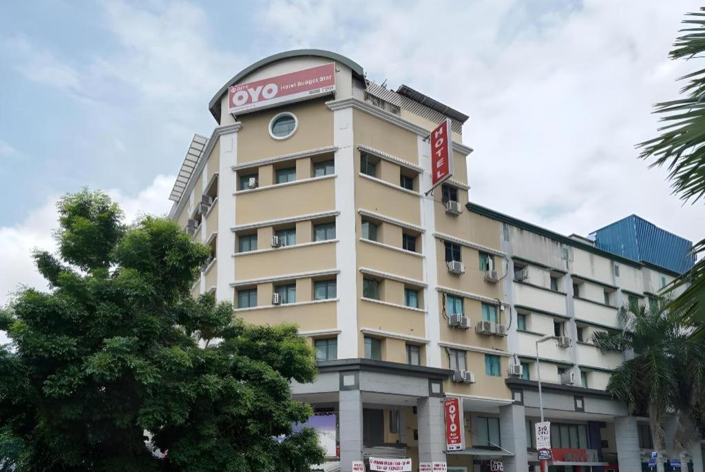 Hotel Oyo 89717 Budget Star 2*