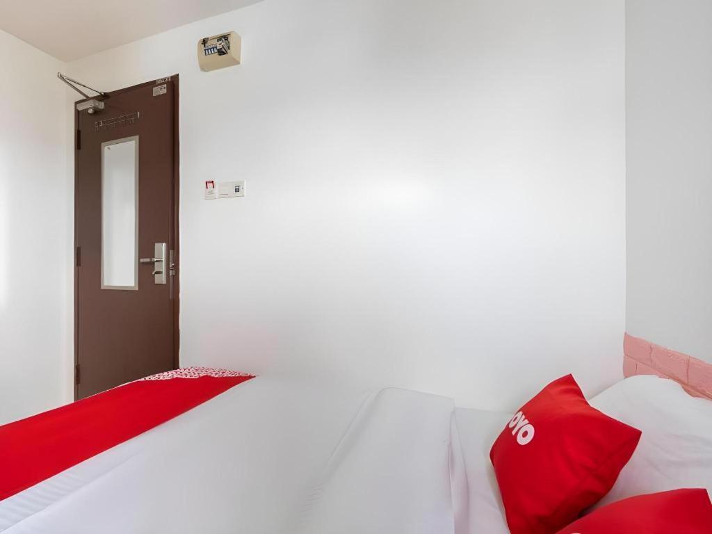 Oyo 89717 Budget Star Hotel